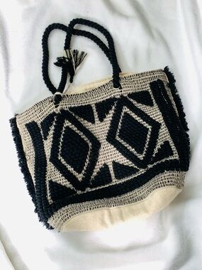 Woven Black and Cream Geometric festival weekender - Everyday Carry